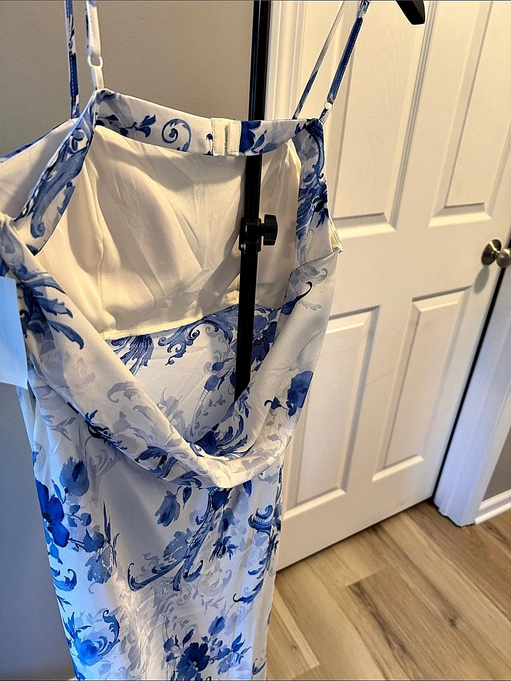 Beauty & Grace Square Neck Floral Draped Back Maxi Dress Blue & White XL - Picture 2 of 5